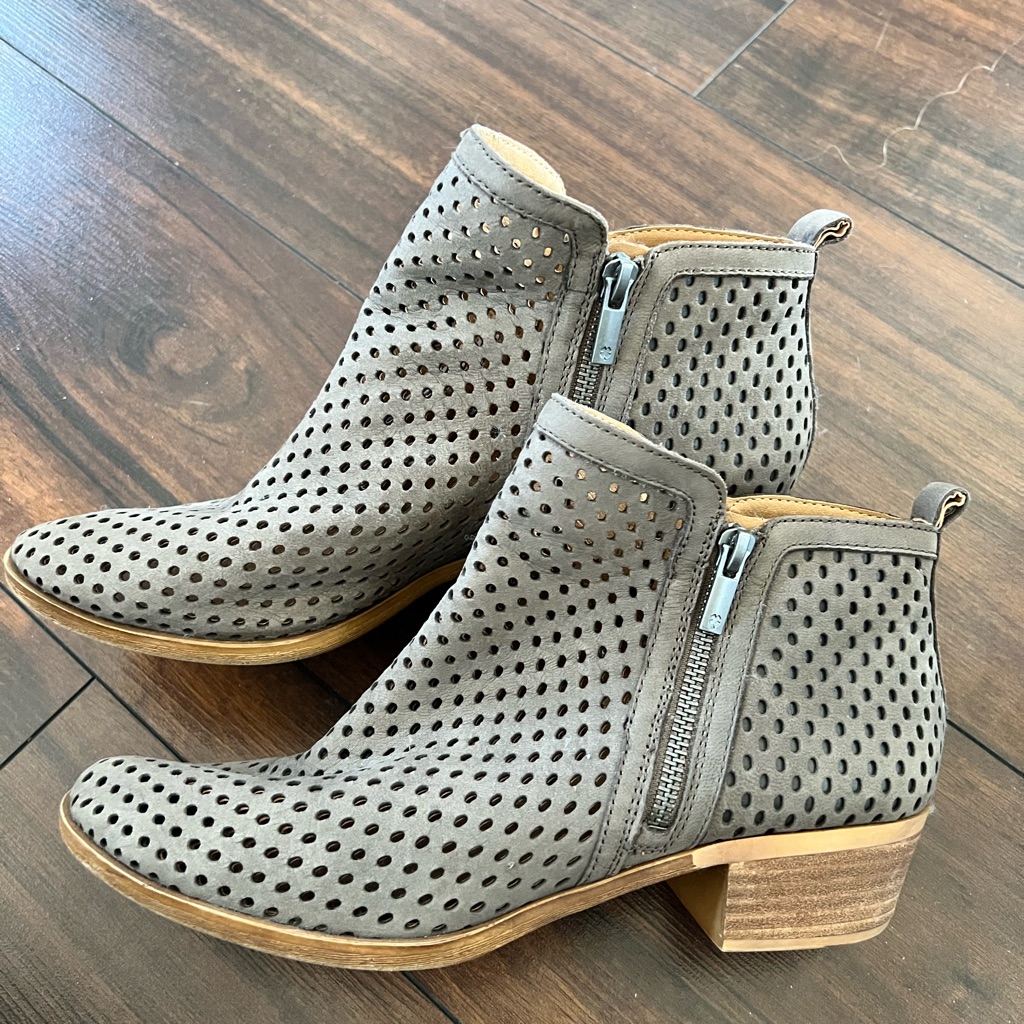 Lucky Brand Size 10 Booties